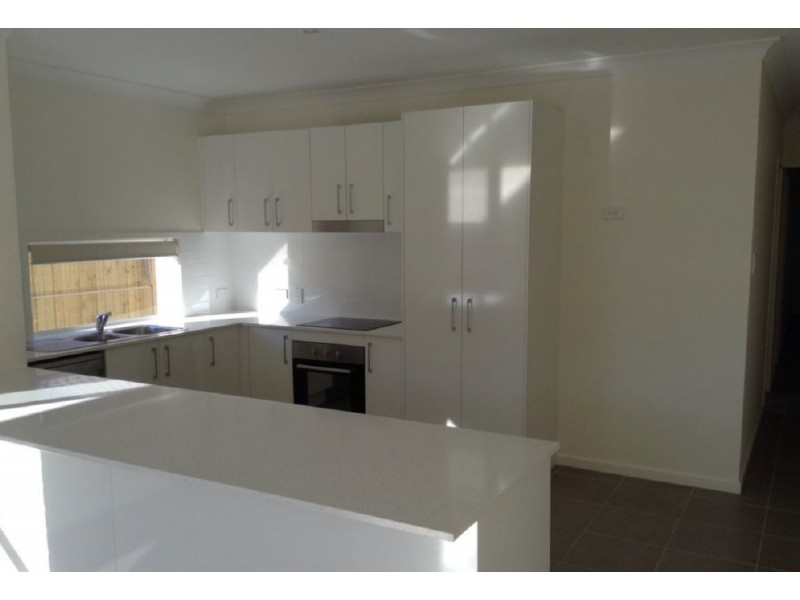 27 Combs Street, Yarrabilba QLD 4207