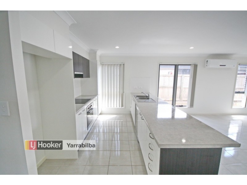 8 Cobblestone Avenue, Logan Reserve QLD 4133