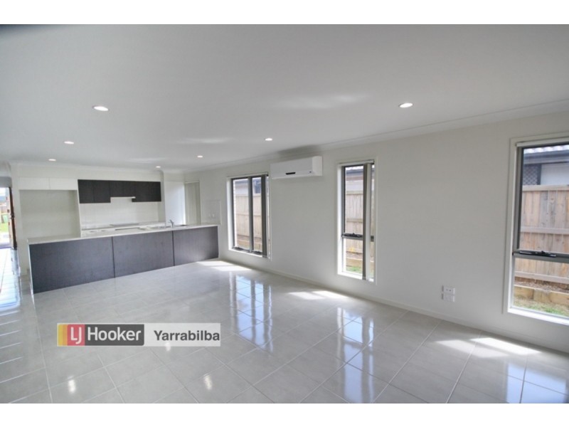8 Cobblestone Avenue, Logan Reserve QLD 4133