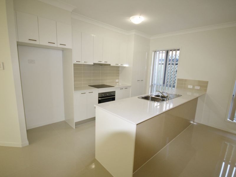 42 Treeline Circuit, Alberton QLD 4207