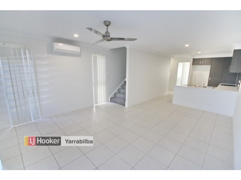 4/4 Rhiana Street, Pimpama QLD 4209