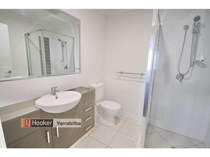 4/4 Rhiana Street, Pimpama QLD 4209