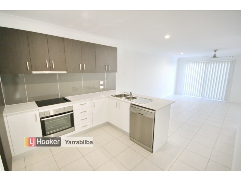 4/4. Rhiana Street, Pimpama QLD 4209