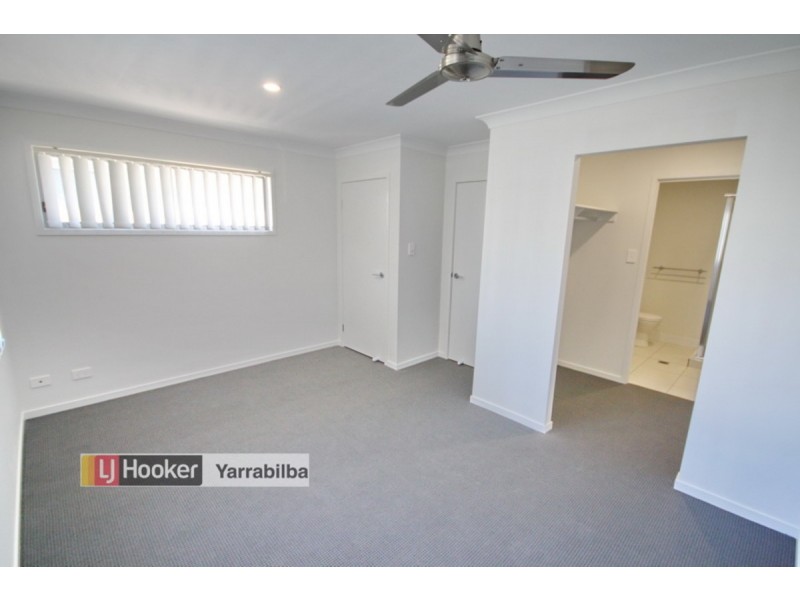 4/4. Rhiana Street, Pimpama QLD 4209