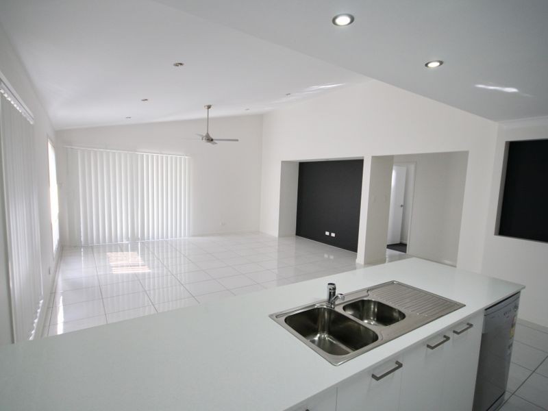 24 Treeline Circuit, Yarrabilba QLD 4207