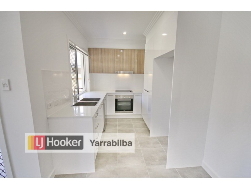 2/13 Chandon Court, Hillcrest QLD 4118