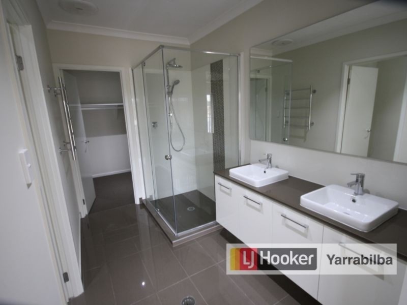 5 Hantlemann Lane, Yarrabilba QLD 4207