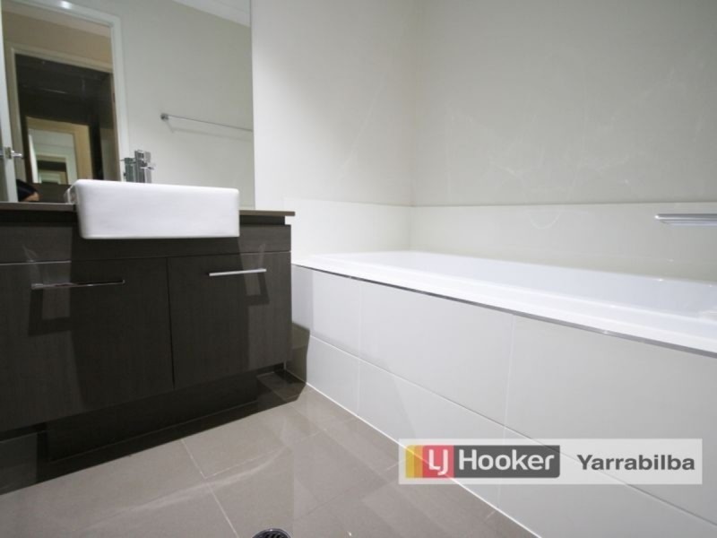 5 Hantlemann Lane, Yarrabilba QLD 4207