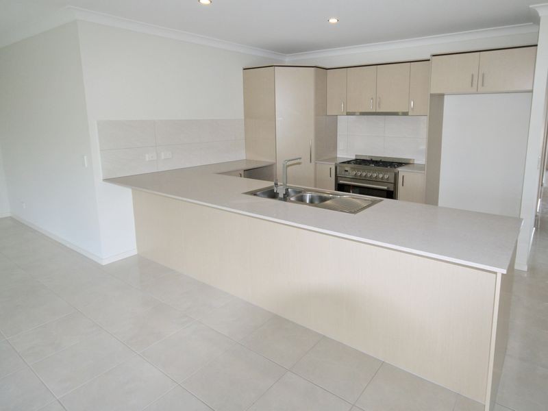 41 Summerview Avenue, Yarrabilba QLD 4207