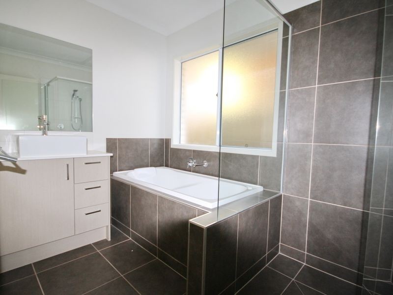 41 Summerview Avenue, Yarrabilba QLD 4207
