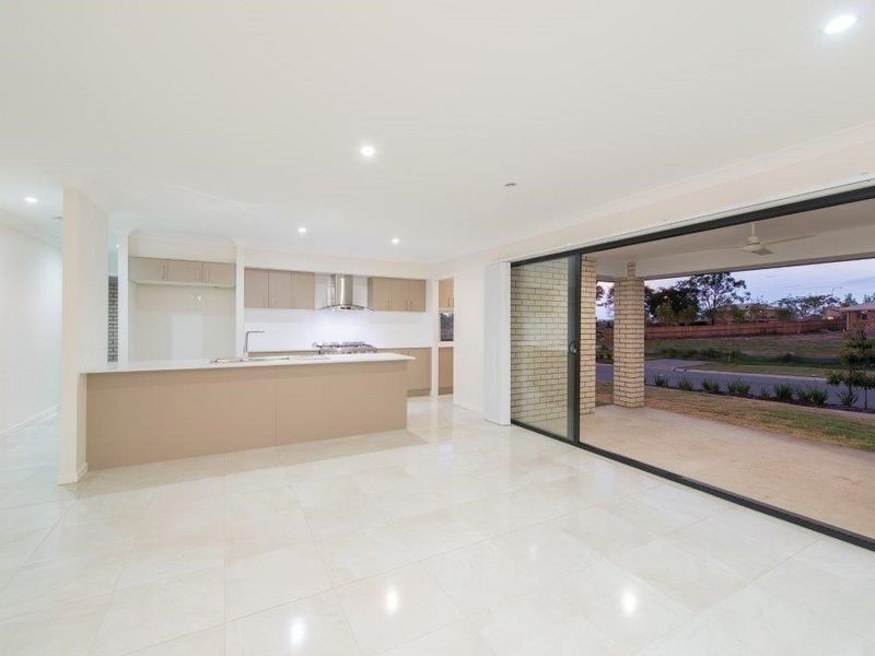 16 Stoneleigh Reserve Blvd, Logan Reserve QLD 4133