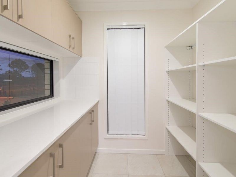 16 Stoneleigh Reserve Blvd, Logan Reserve QLD 4133