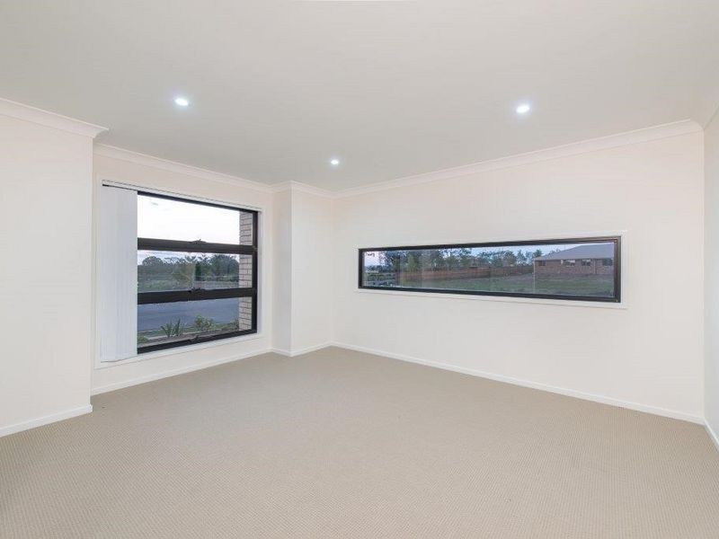 16 Stoneleigh Reserve Blvd, Logan Reserve QLD 4133