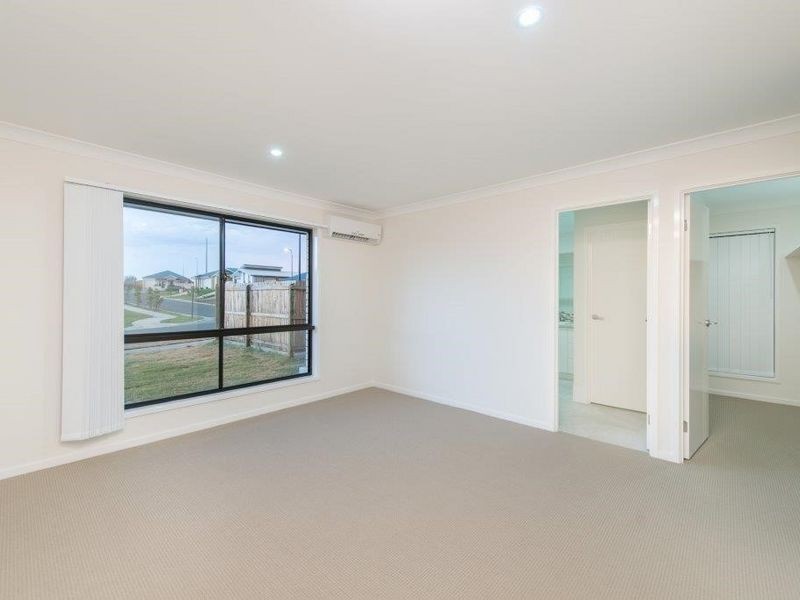 16 Stoneleigh Reserve Blvd, Logan Reserve QLD 4133