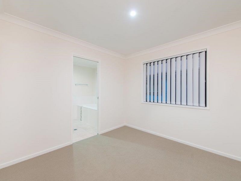 16 Stoneleigh Reserve Blvd, Logan Reserve QLD 4133