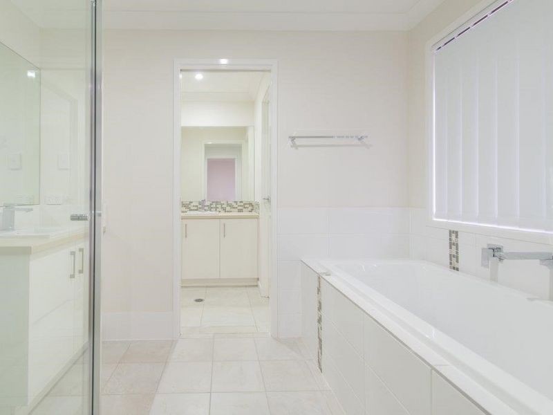 16 Stoneleigh Reserve Blvd, Logan Reserve QLD 4133