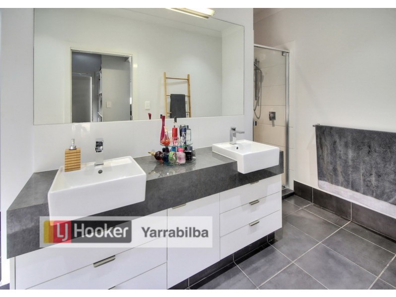 9 Summerview Avenue, Yarrabilba QLD 4207