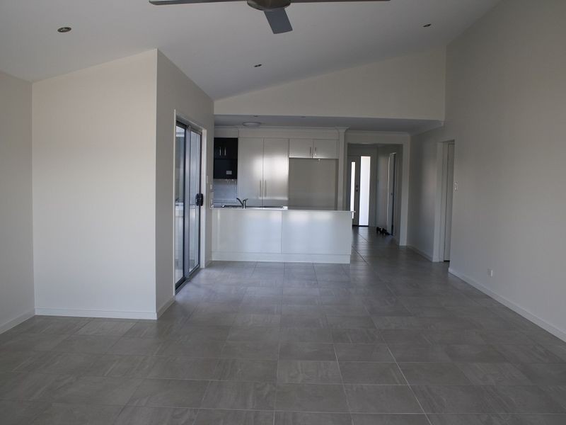 4 Treetops Street, Yarrabilba QLD 4207