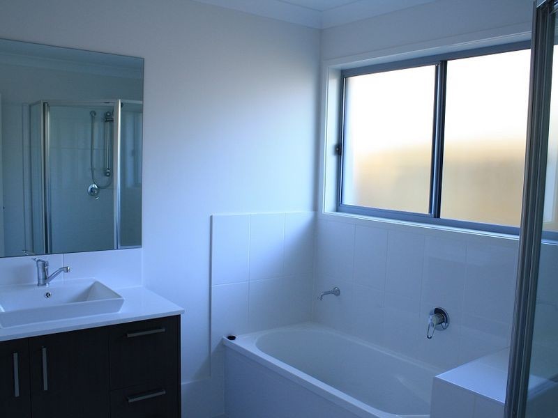 4 Treetops Street, Yarrabilba QLD 4207