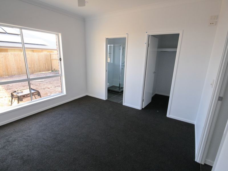 7 Treeline Circuit, Yarrabilba QLD 4207