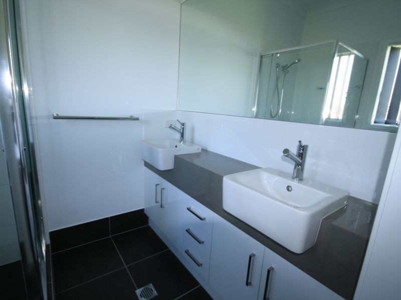 7 Treeline Circuit, Yarrabilba QLD 4207