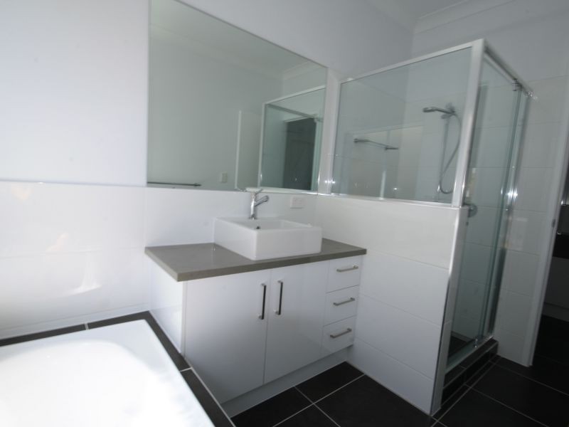 7 Treeline Circuit, Yarrabilba QLD 4207