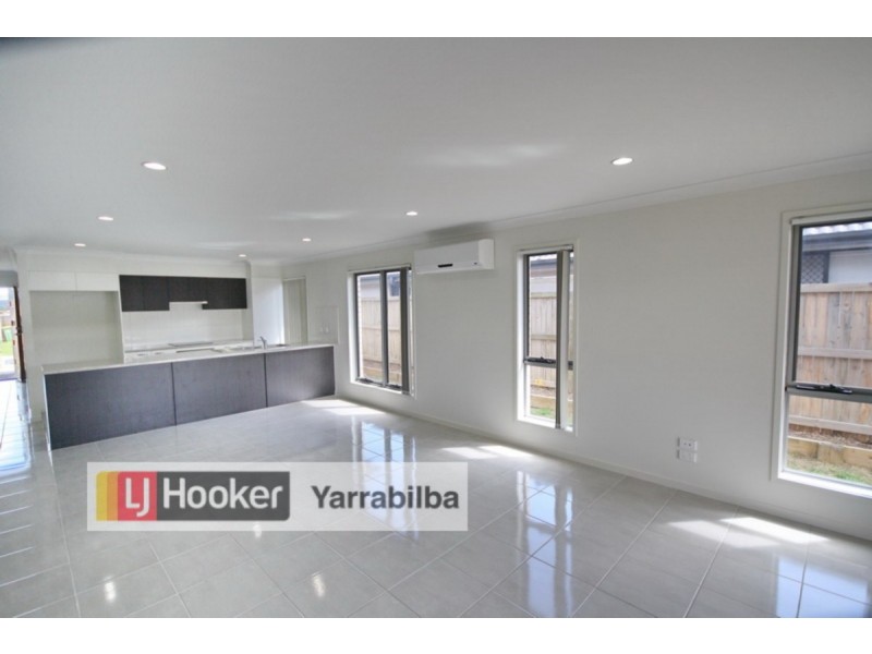 8 Cobblestone Avenue, Logan Reserve QLD 4133