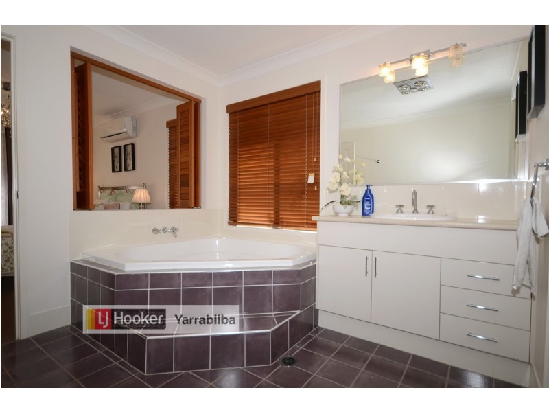 110 Campbell Drive, Kooralbyn QLD 4285