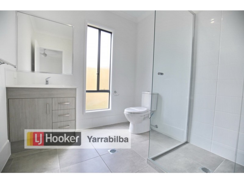 8 Village Court, Logan Village QLD 4207