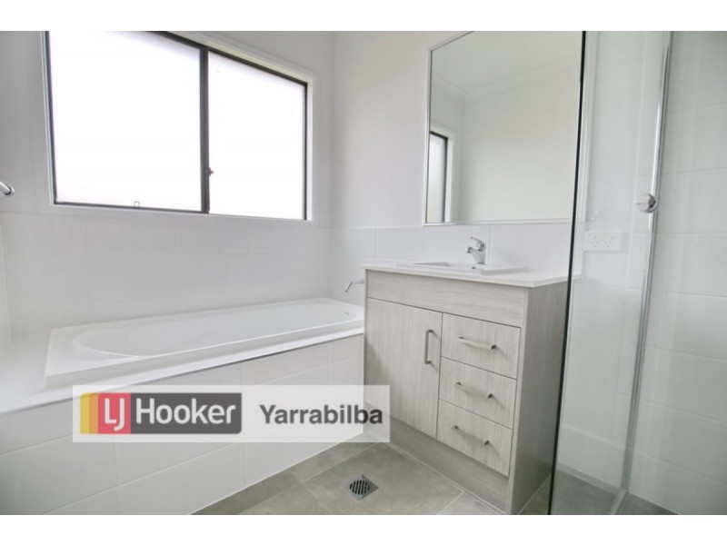 8 Village Court, Logan Village QLD 4207