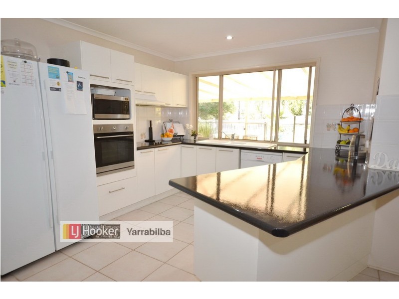 25 Walker Drive, Kooralbyn QLD 4285