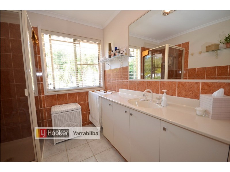 25 Walker Drive, Kooralbyn QLD 4285