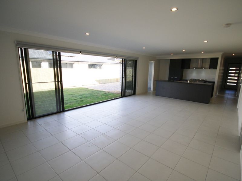 77 Treeline Circuit, Yarrabilba QLD 4207
