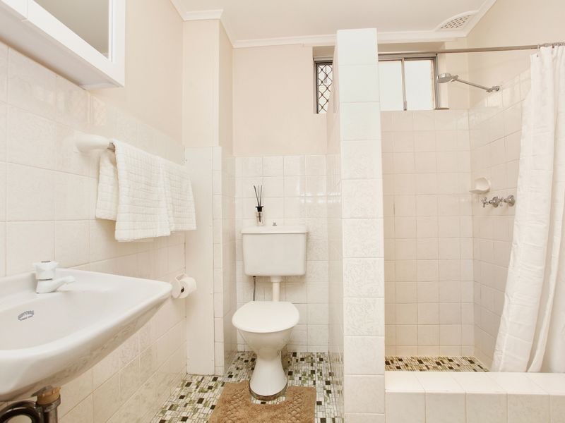 2/82 Pitt Street, Mortdale NSW 2223