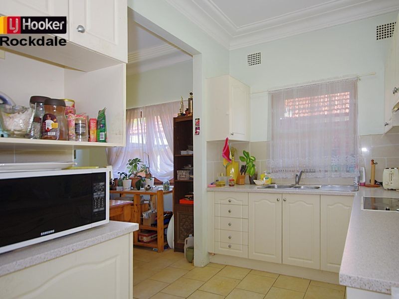 12 macdonald Cres, Bexley North NSW 2207