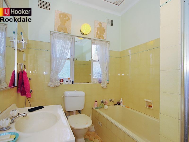 12 macdonald Cres, Bexley North NSW 2207