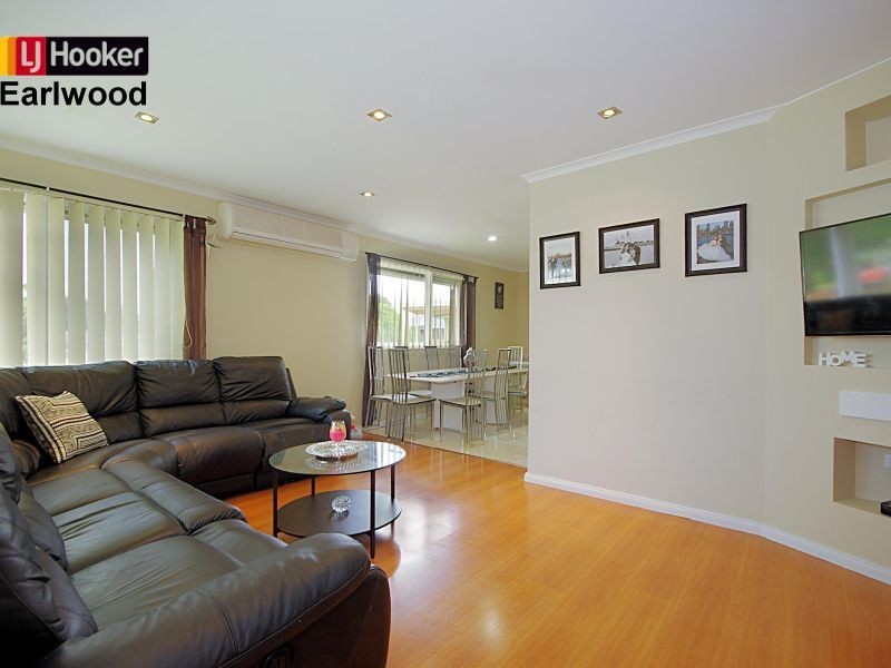 1 Jacaranda Avenue, Bradbury NSW 2560