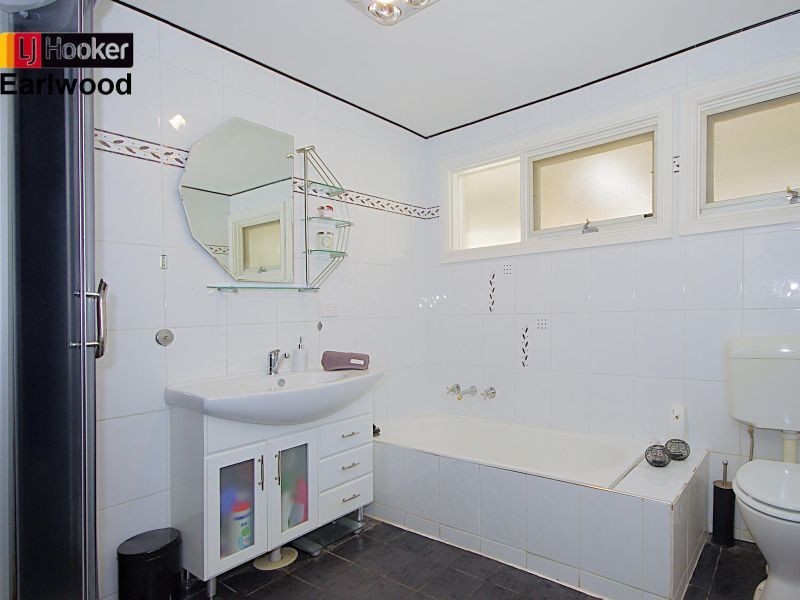1 Jacaranda Avenue, Bradbury NSW 2560