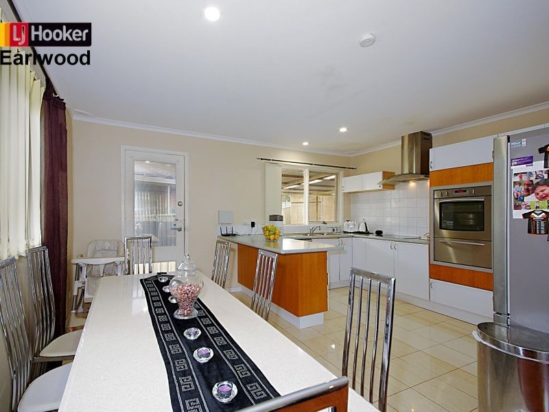 1 Jacaranda Avenue, Bradbury NSW 2560
