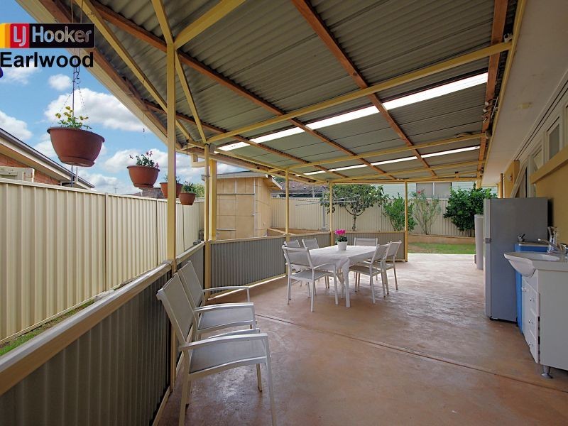 1 Jacaranda Avenue, Bradbury NSW 2560