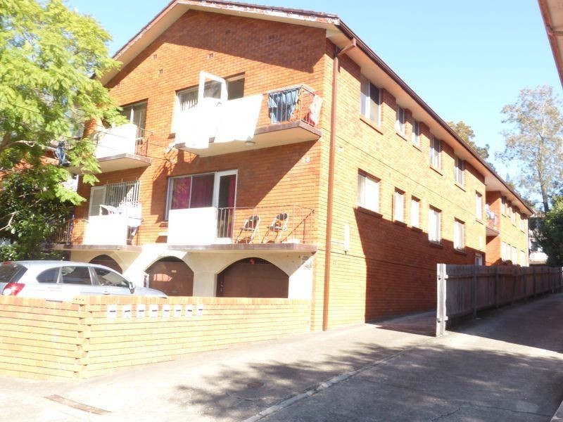8 / 28 Macdonald Street, Lakemba NSW 2195
