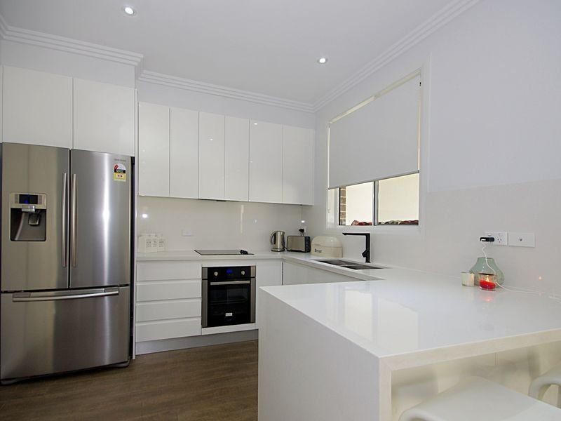 25 Eillen Street, Picnic Point NSW 2213