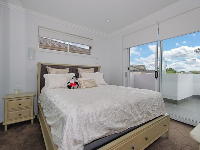 25 Eillen Street, Picnic Point NSW 2213