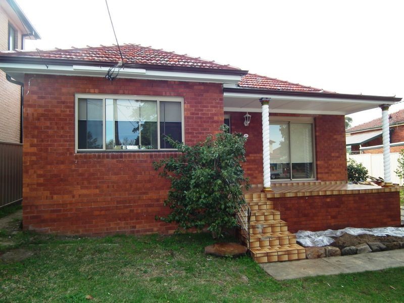 23 Carrisbrook Ave, Punchbowl NSW 2196