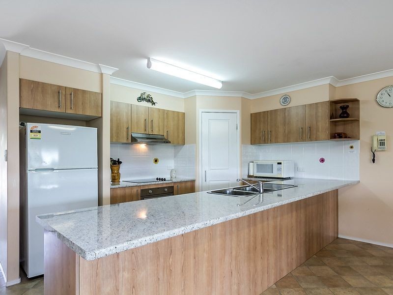30 Hedley Drive, Kilcoy QLD 4515