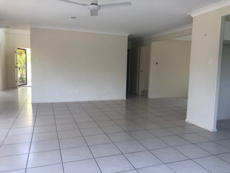 2 Gira Close, Beachmere QLD 4510