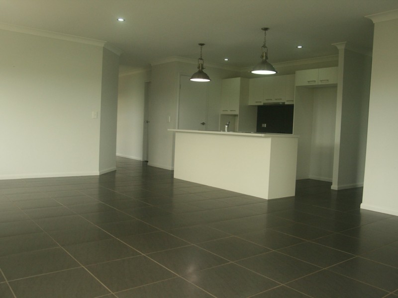 8 Butler Crescent, Caboolture South QLD 4510