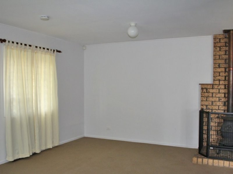 19 Ellis Street, Lawnton QLD 4501