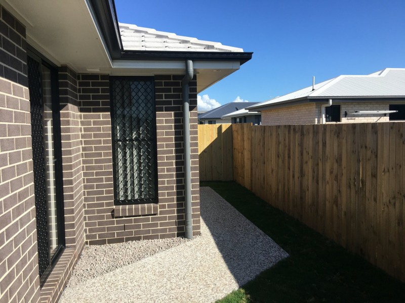 2/4 Longman Street, Caboolture South QLD 4510