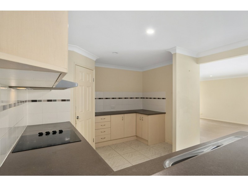 9 Biggera Court, Sandstone Point QLD 4511